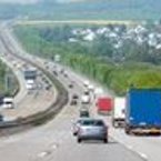 Autobahn: Beim Fahrspurwechsel Blinker nicht vergessen