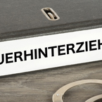 Durchsuchung wegen des Vorwurfs der Steuerhinterziehung - Wie verhalte ich mich?